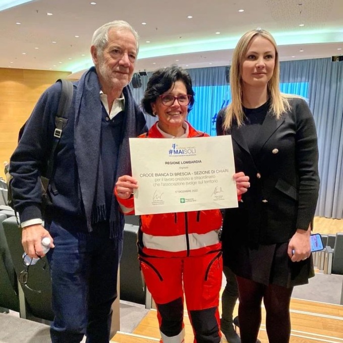 Premio #MaiSoli per la Croce bianca di Chiari