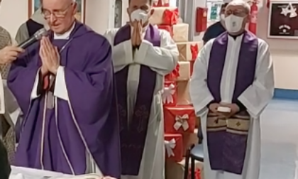 Il Vescovo Pierantonio Tremolada nella sua prima uscita pubblica in reparto a Monza