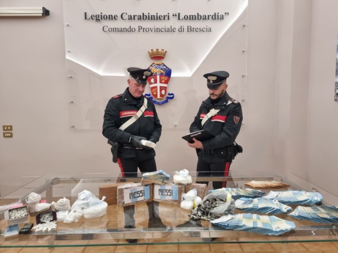 37enne trovato in possesso di cocaina e hashish, in carcere