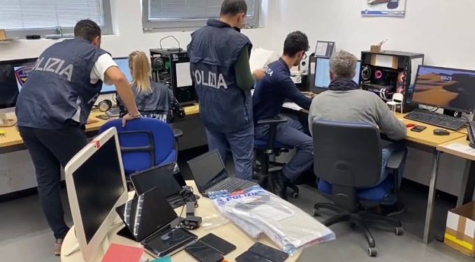 Truffavano le imprese con pec e mail: sgominata banda criminale