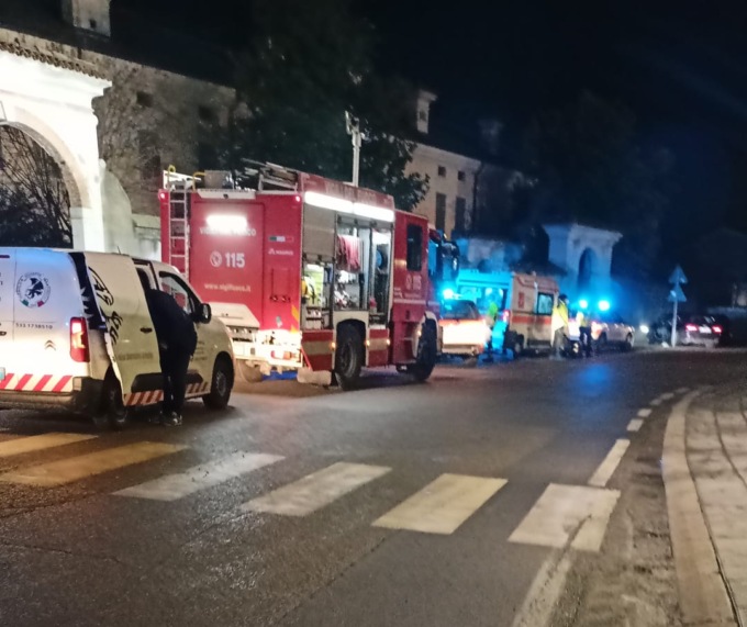 Paura per due anziani, esploso il locale caldaia dell’abitazione