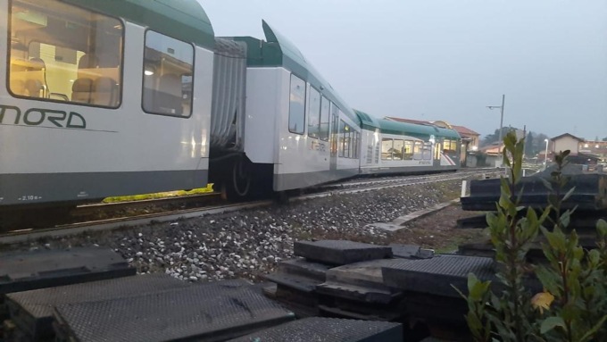 Deraglia il treno della Brescia-Iseo-Edolo, paura a Iseo