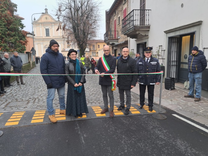 Taglio del nastro per la rinnovata Piazza Indipendenza
