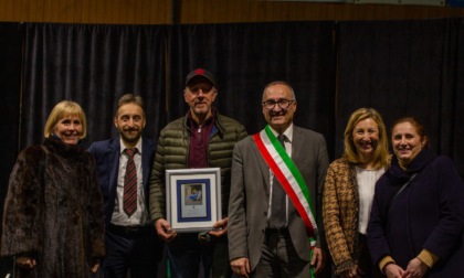 Il campione del mondo Giuliano Faletti premiato dal Comune