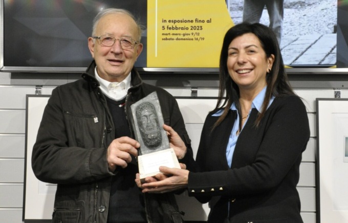 Consegnato il premio alla carriera al fotografo Cesare Mor Stabilini