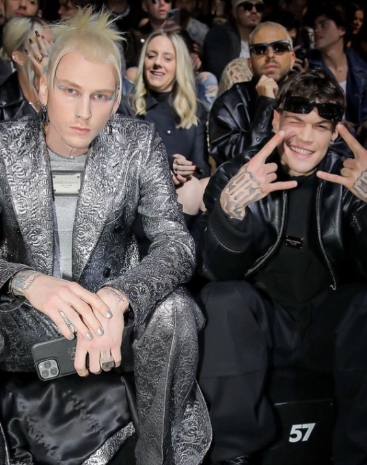 Blanco con Machine Gun Kelly a Milano: collaborazione in vista?