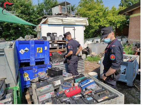 Traffico illecito di batterie al piombo esauste, trovate oltre 5mila tonnellate