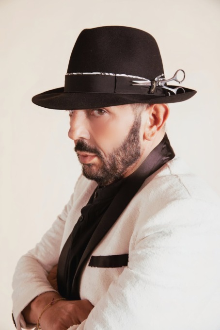 Lollo, il parrucchiere delle star, è sbarcato a Salò