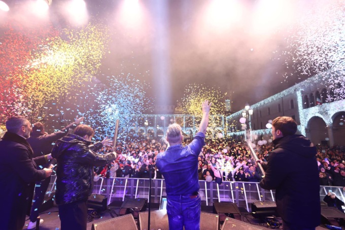 Notte di San Silvestro a Brescia: numerose persone, grande successo