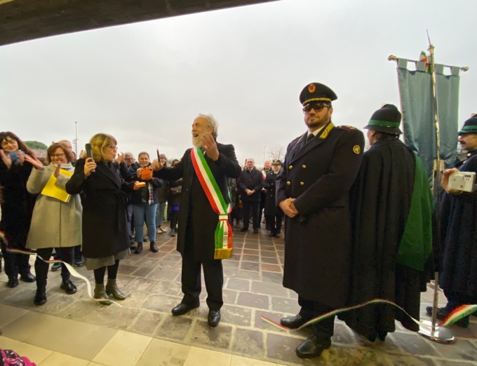 La scuola primaria “Leonardo Da Vinci” di Cellatica torna alla comunità dopo il raid incendiario