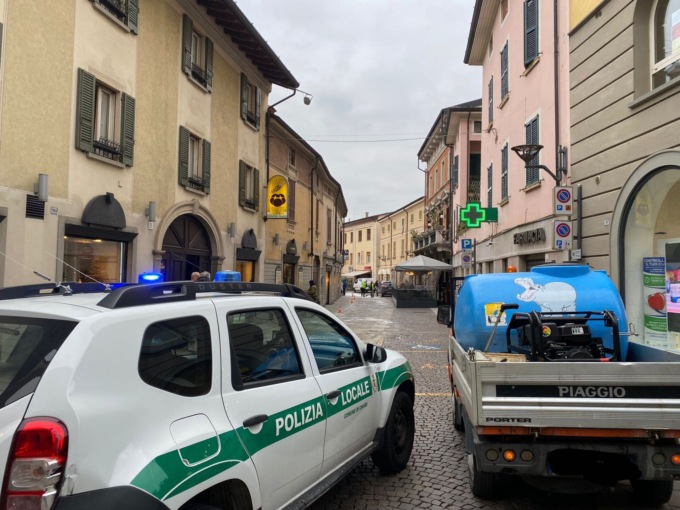Olio in strada, chiuso (un tratto) del centro di Chiari