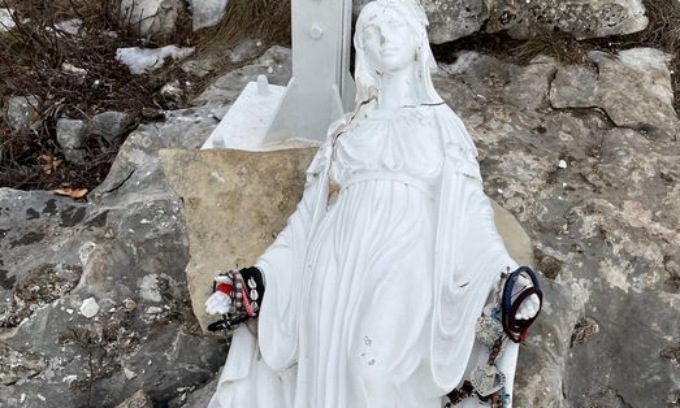 La Madonnina sul monte Comer nuovamente presa di mira