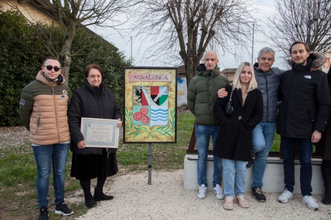 Cerimonia di inaugurazione per lo stemma di Acqualunga