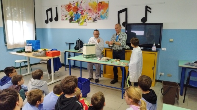 “Supereroi della differenziata”: Garda Uno nelle scuole