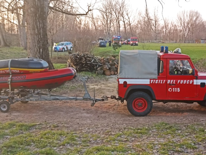 Rinvenuto il corpo di un uomo sulle sponde del fiume a Pontevico