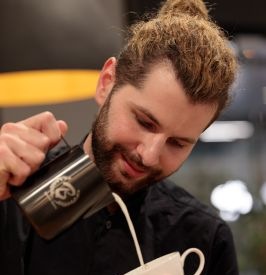 Campione nazionale di “Latte Art 2023”, lui è Stefano Nodari