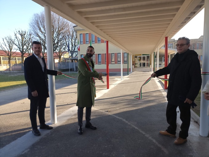 Taglio del nastro alla scuola elementare di Quinzano d’Oglio