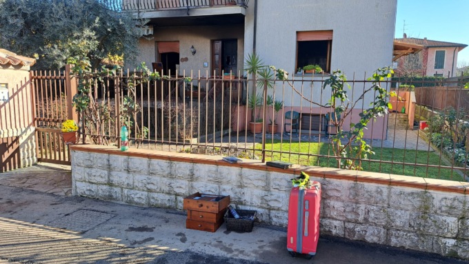 Appartamento in fiamme, paura per un’anziana