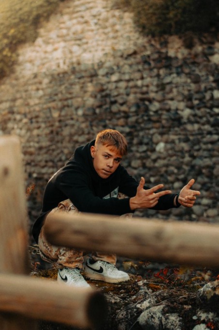 E’ realtà il debutto di “Plattoi” con “Giovane Star”