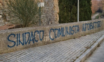 "Sindaco comunista infoibatore": l'Anpi denuncia la scritta vicino al Monastero