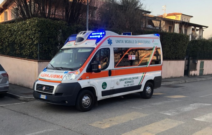 Da giorni non rispondeva agli amici, trovato morto in casa