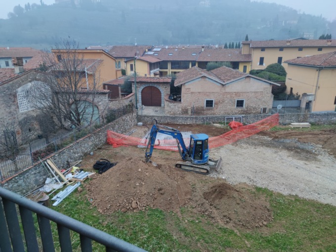 I residenti insorgono contro l’antenna a Rovato