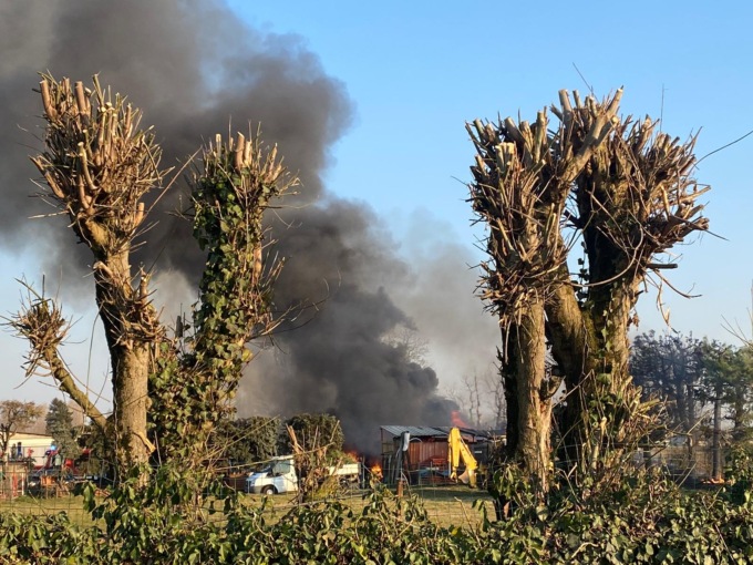 Fiamme in cascina a Chiari