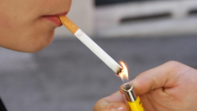 Rubano 5mila euro di sigarette dall’auto del tabaccaio