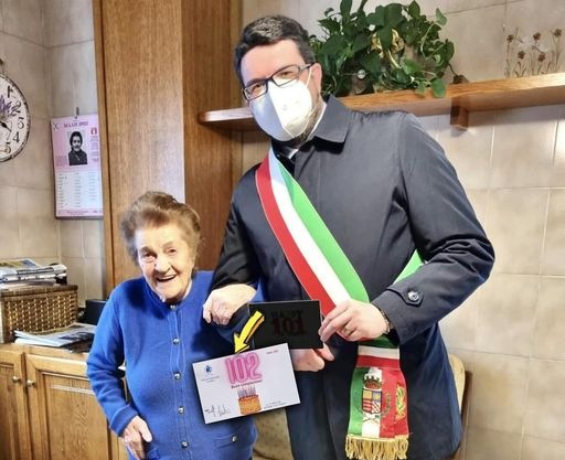 Compleanno speciale, la signora Afa spegne 102 candeline