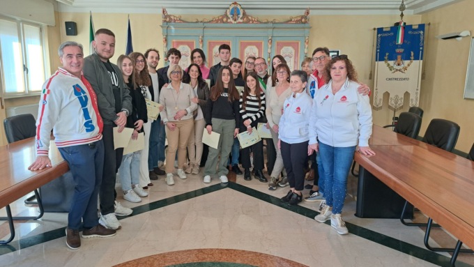 Comune e associazioni insieme per premiare gli studenti meritevoli