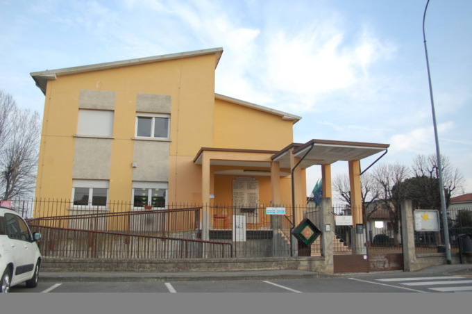 Pochi iscritti: a settembre la scuola di Duomo perderà la classe prima