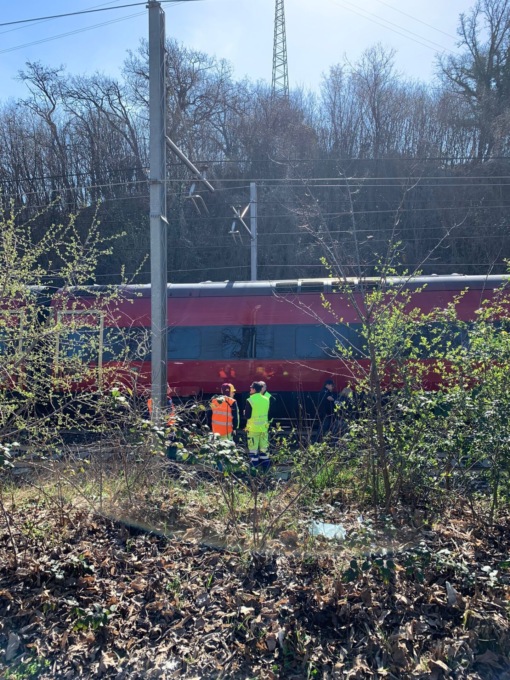 Muore 50enne investita dal treno