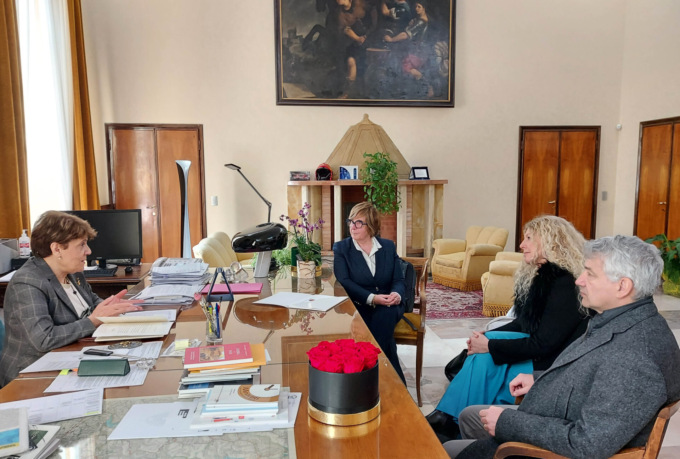 Escalation di rapine nelle farmacia del Bresciano: Federfarma incontra il prefetto Laganà