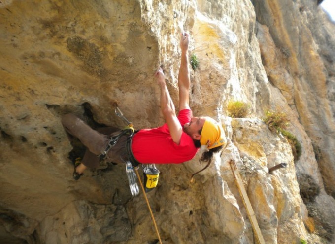 Padre 42enne morto sotto un masso: al via la raccolta fondi