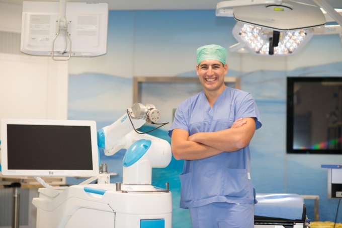 Protesi all’anca mini invasiva: come funziona