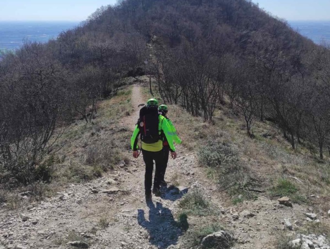 Salvata donna bloccata in una zona impervia