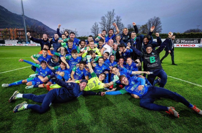 I bar chiudono prima per i festeggiamenti della Feralpi