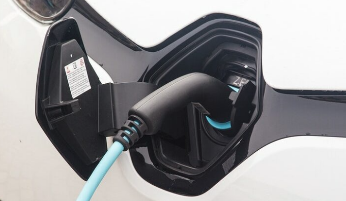 Colonnine di ricarica elettrica: in arrivo 152 sul territorio