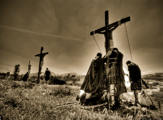 Via Crucis: la sacra rappresentazione in scena a Ome