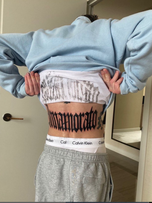 Blanco si tatua il titolo del nuovo album “Innamorato”