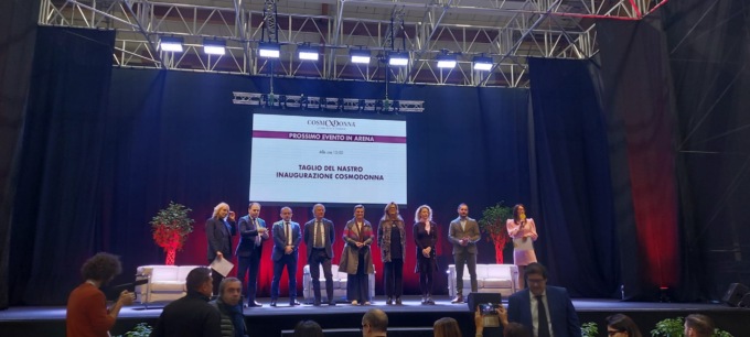 Cosmodonna chiude e registra un grande successo