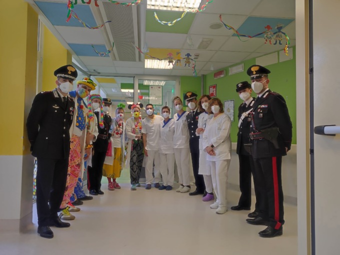 I Carabinieri fanno visita ai reparti pediatrici dell’Ospedale Civile