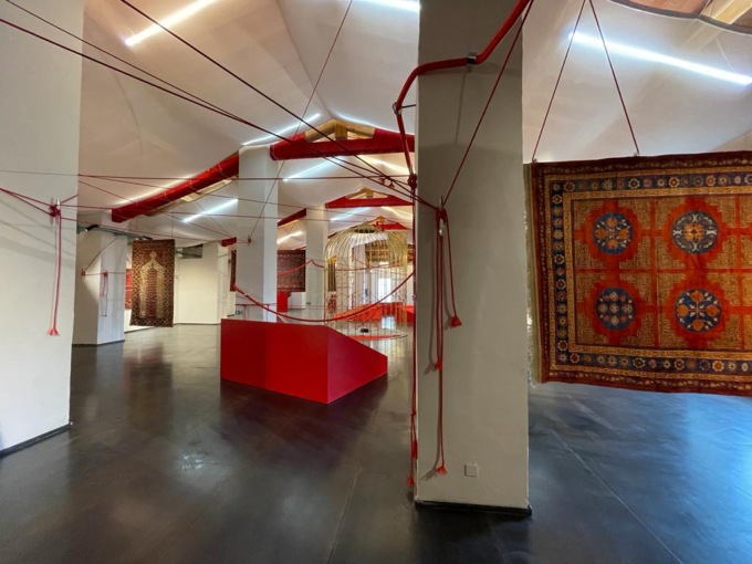 In mostra lo spazio morbido dei tessuti