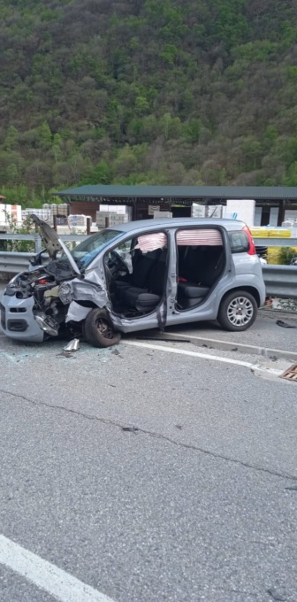 Scontro frontale tra auto: interviene l’elisoccorso
