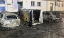 Paitone: a fuoco quattro automobili nella notte