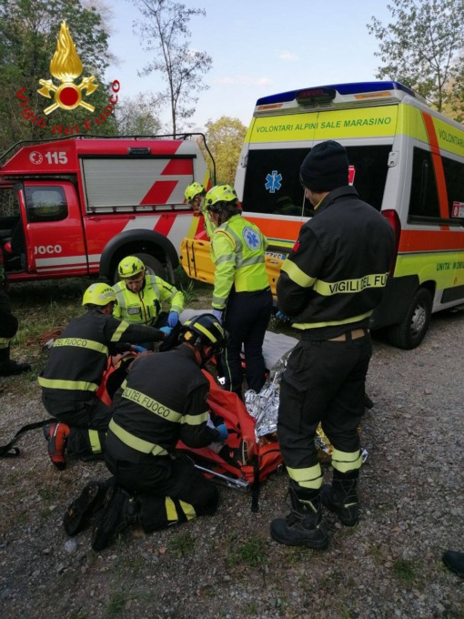 Marone: cade sul sentiero, intervengono i Vigili del Fuoco