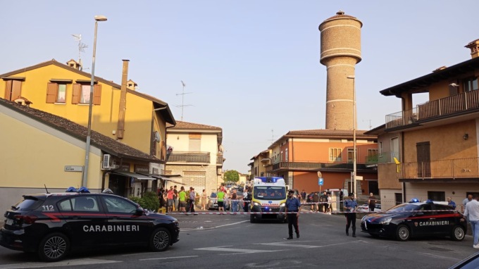 Accoltellamento in piazza, gravissimo 33enne
