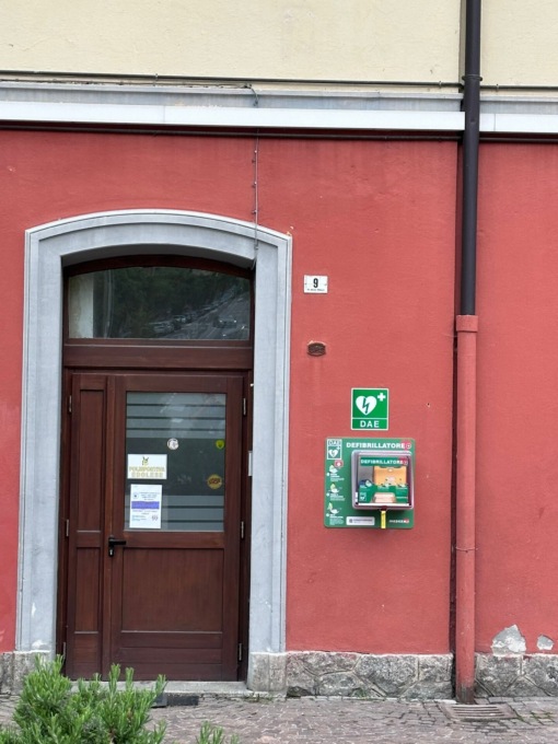 Ferrovienord: arrivano i defibrillatori anche nella stazione di Edolo