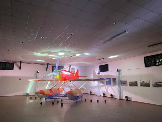 Svelata la copia dell’idrovolante di Agello a Desenzano