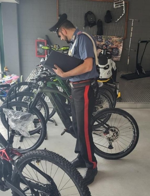 Rintracciati grazie al gps della bicicletta rubata: due denunce